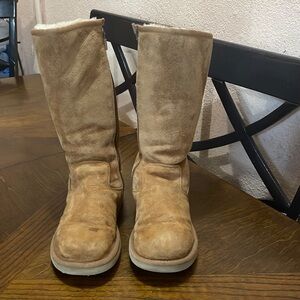 UGG BOOTS